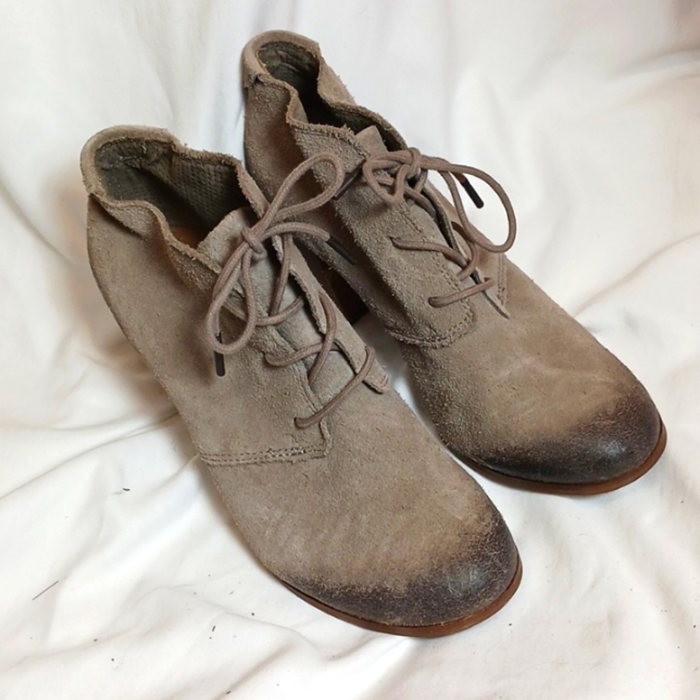 Toms Heeled Suede Lace-up Booties
